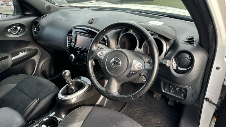 Nissan Juke 1.2 DiG-T N-Connecta 5dr Petrol Hatchback